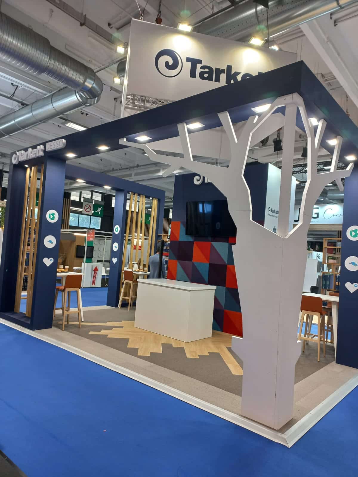 Stand d'exposition sur mesure TARKETT 2022 worspace expo à paris 3