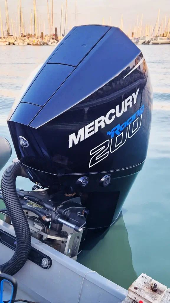 Flocage bateau la rochelle moteur mercury